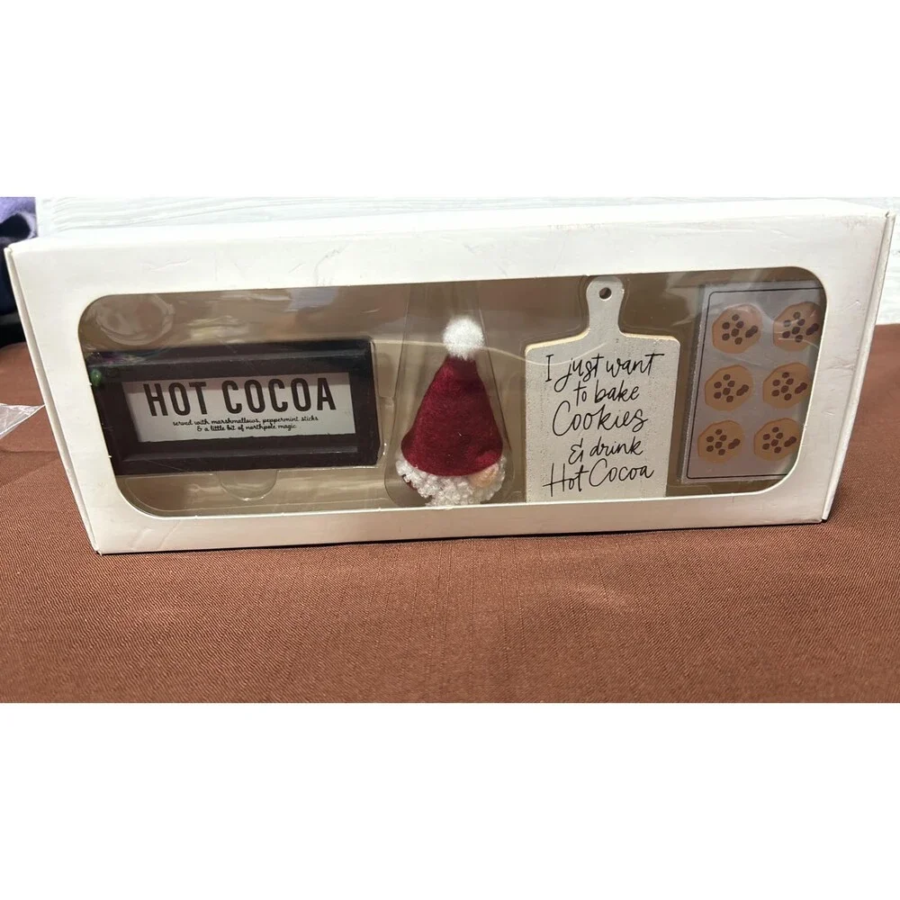Target Bullseye Hot Cocoa Christmas 2022 Set of 4 Tiered Tray Props New